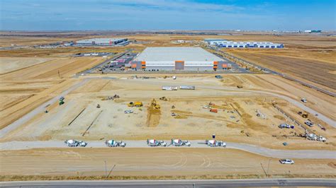 Whole Foods Market leases space in new industrial park near DIA for distribution center